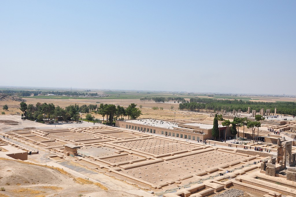 Perzepolis - ogled ostankov nekoč mogočnega kompleksa.